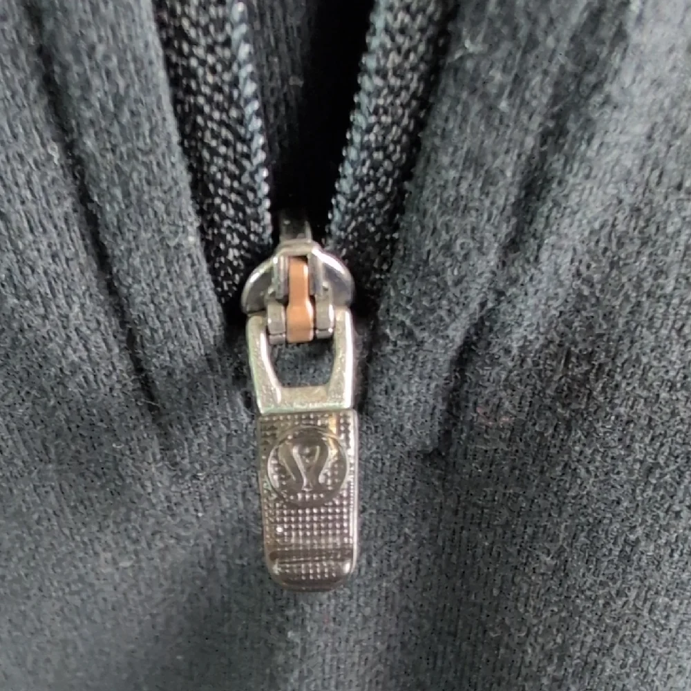 lululemon athletica Black‎ Fitted Zippered Pullover